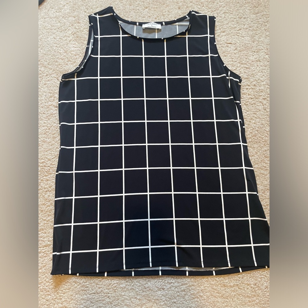 Zenana sleeveless shirt
